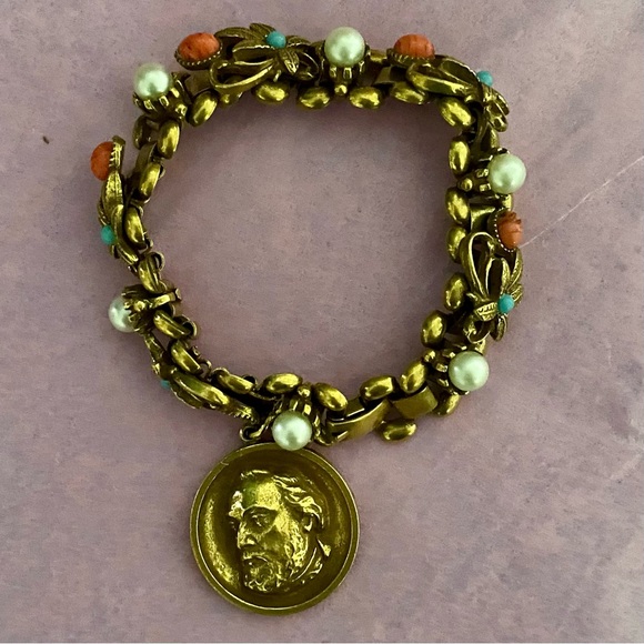 Nautical themed vintage costume bracelet. - Picture 2 of 6